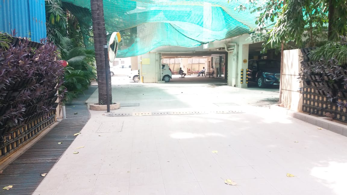 Building1 - Kings , Santacruz East